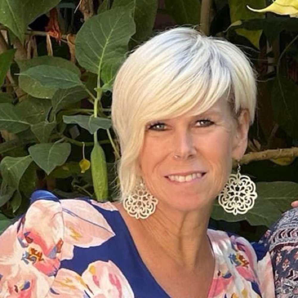 Meet your Posher, Desiree